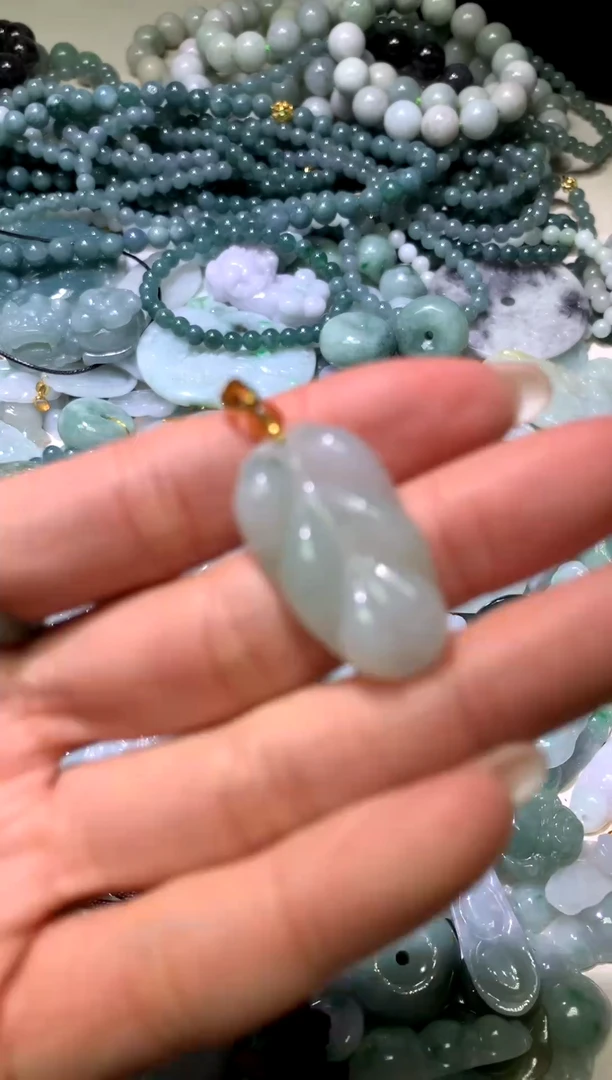 吊坠(不含链)未镶嵌翡翠1