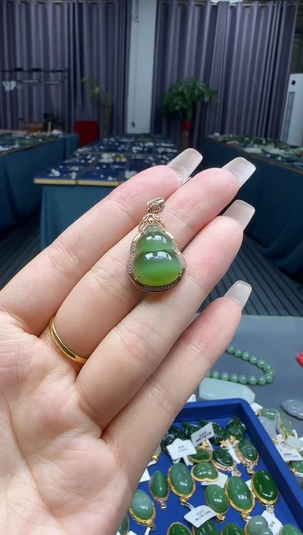 和田玉18K金镶嵌挂件1
