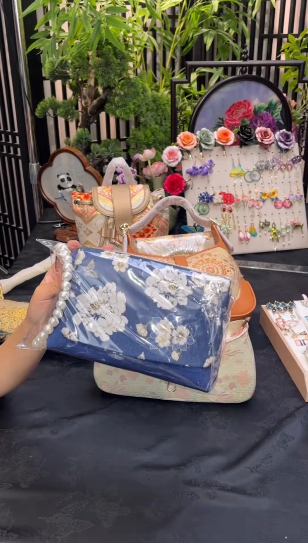 织绣C****.非遗苏绣手工饰品