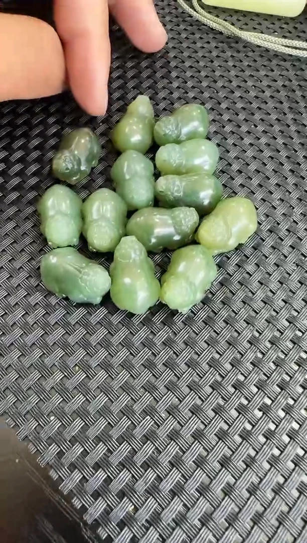 【闪购商品】和田玉吊坠，湖水绿貔貅未镶嵌多样性发一