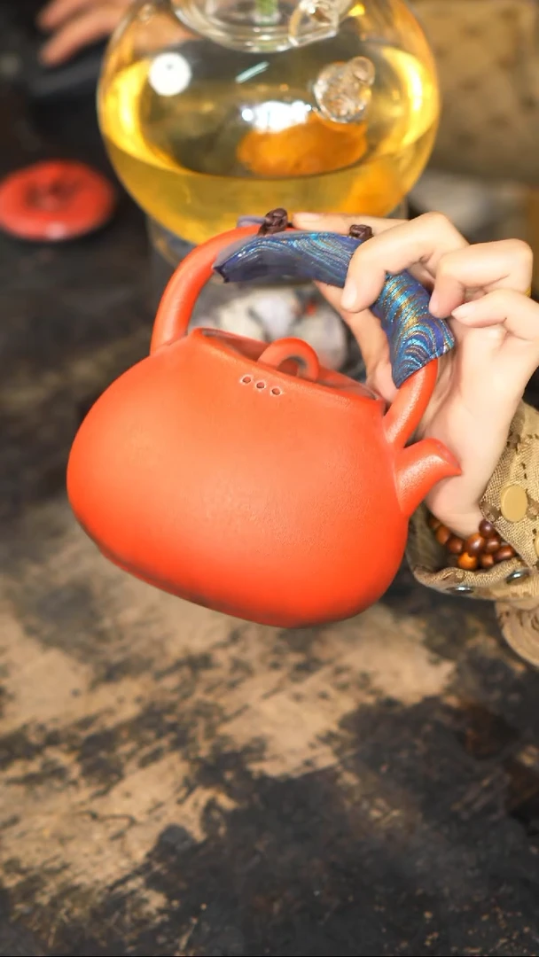 【闪购商品】红色的火山石壶提梁