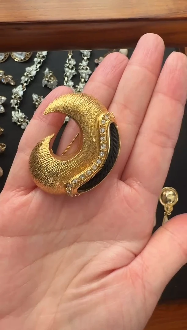 合金无150胸针---