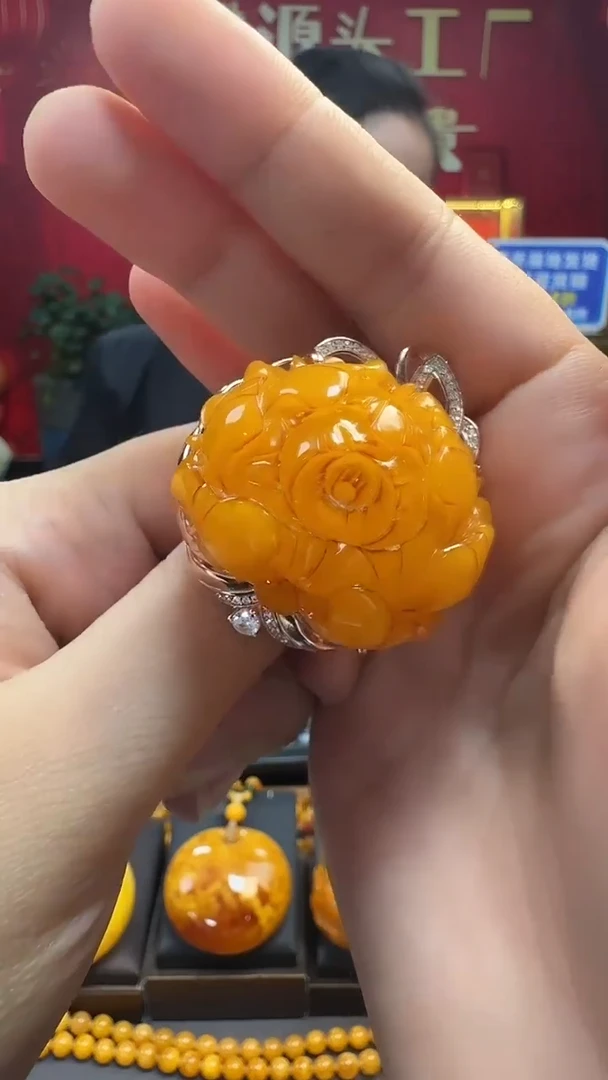 银S925镶嵌琥珀戒指蜜蜡牡丹花戒指
