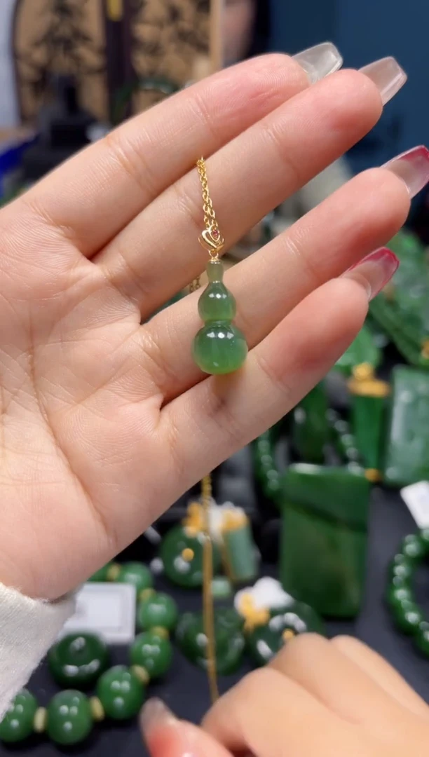 【闪购商品】和田玉（碧玉）吊坠(赠链)18K金镶嵌1