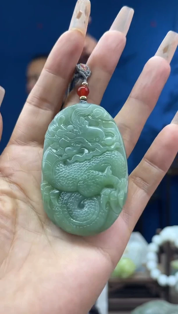 和田玉未镶嵌颈饰1