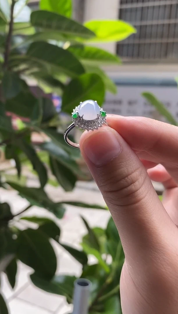 翡翠戒指银S925镶嵌翡翠戒指