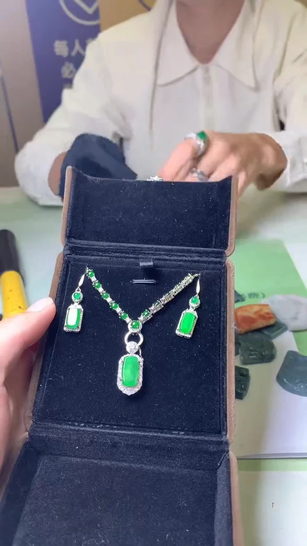 颈饰合金翡翠大*~净货-