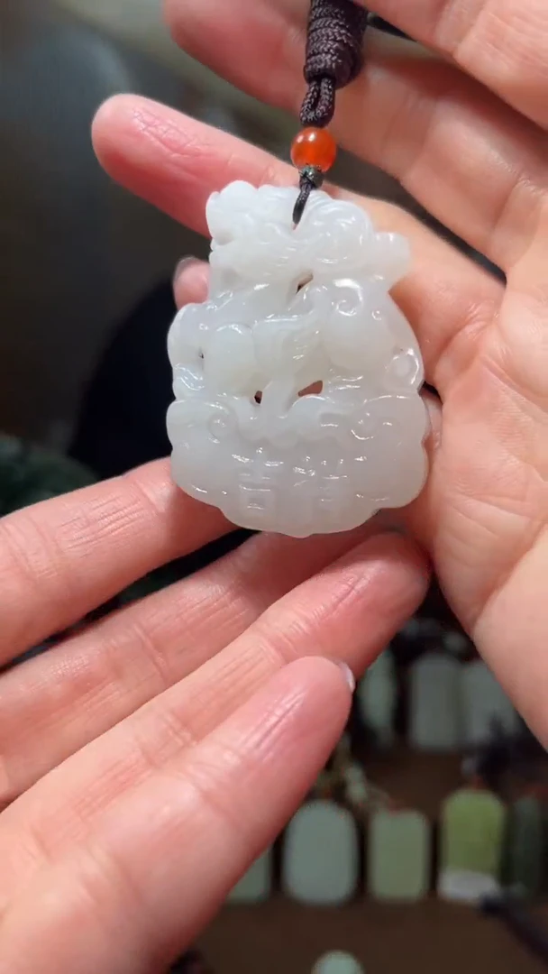 颈饰未镶嵌和田玉·