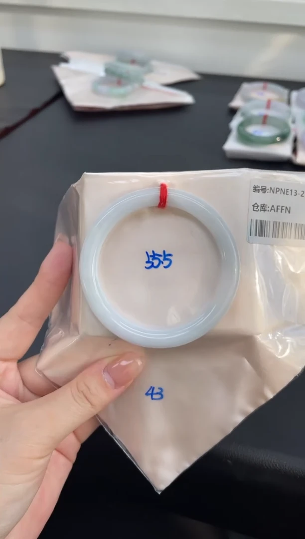 未镶嵌手镯翡翠翡翠手镯