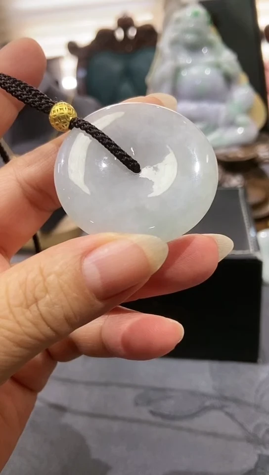 颈饰未镶嵌翡翠致**?吊坠