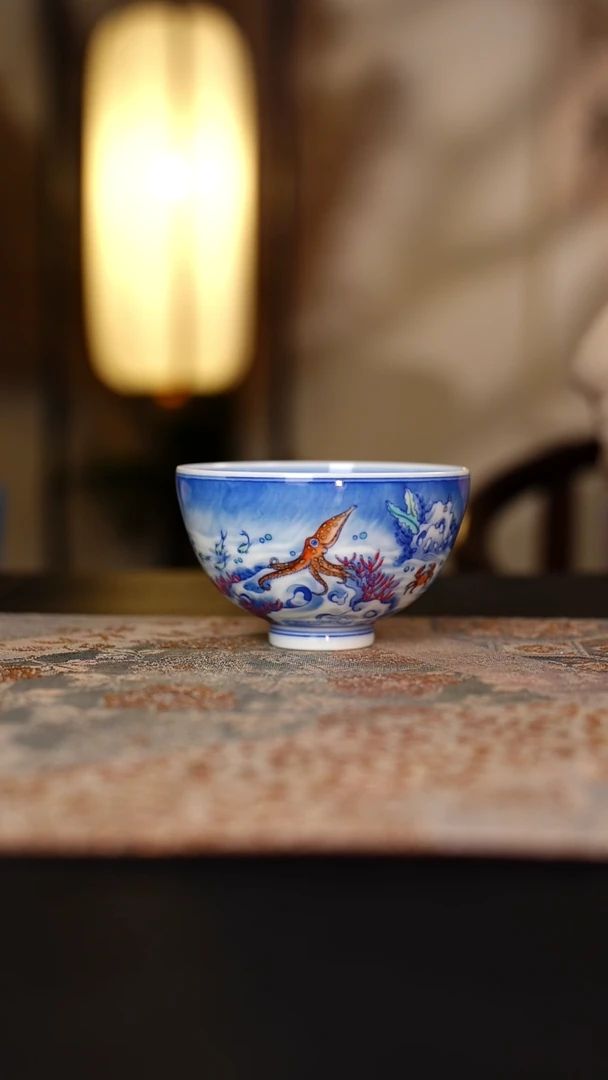 朴真堂青花斗彩水晶洞天鸡心杯