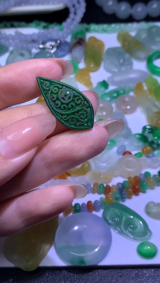 未镶嵌定制翡翠毛货