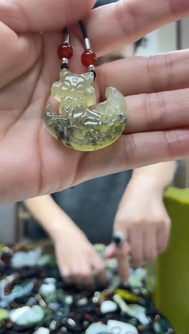 未镶嵌岫玉吊坠·