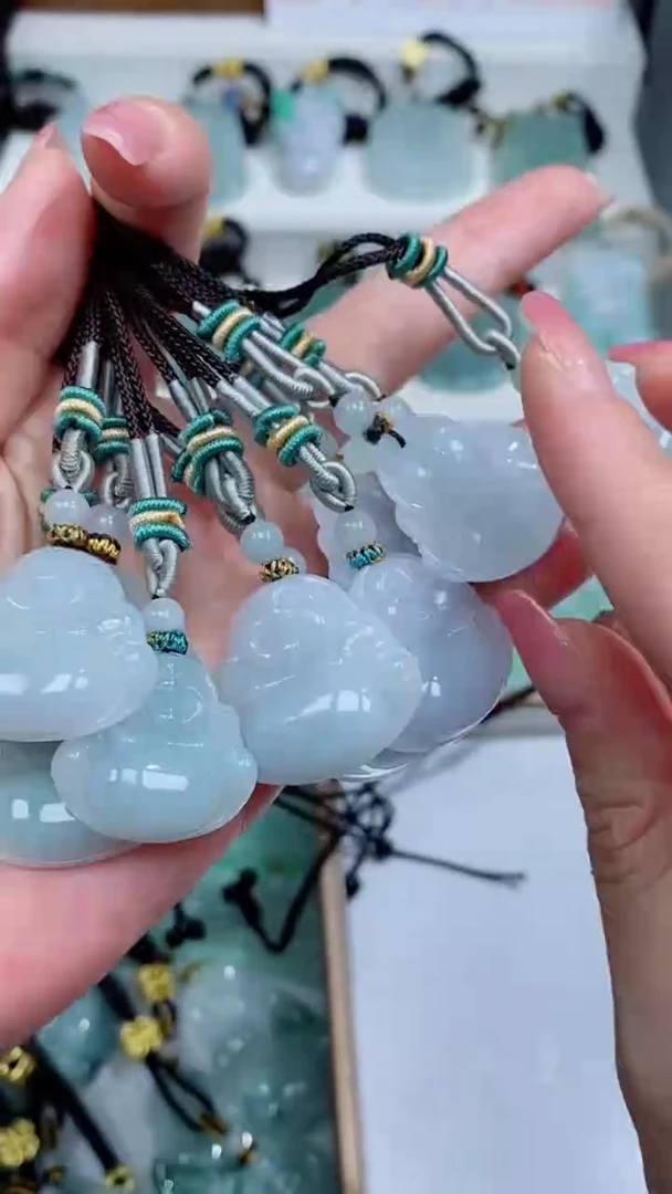 翡翠未镶嵌颈饰吊坠团购多样性发一件