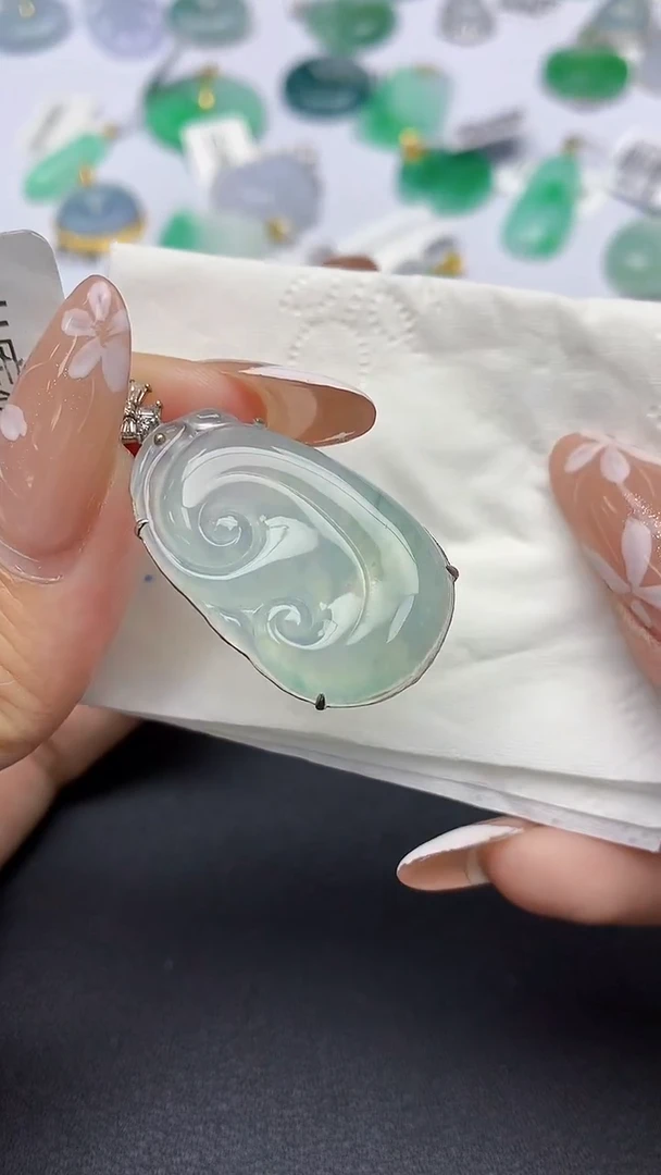 颈饰18K金镶嵌翡翠A货假一赔三支持复检百元上九元证书费自理