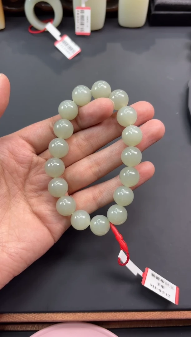 【闪购商品】和田玉手串未镶嵌且末微色差近矿卡12