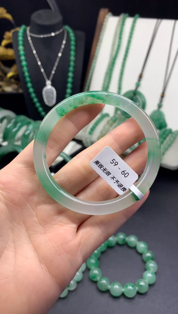未镶嵌手镯石英质玉（非洲翠）59-61圈口