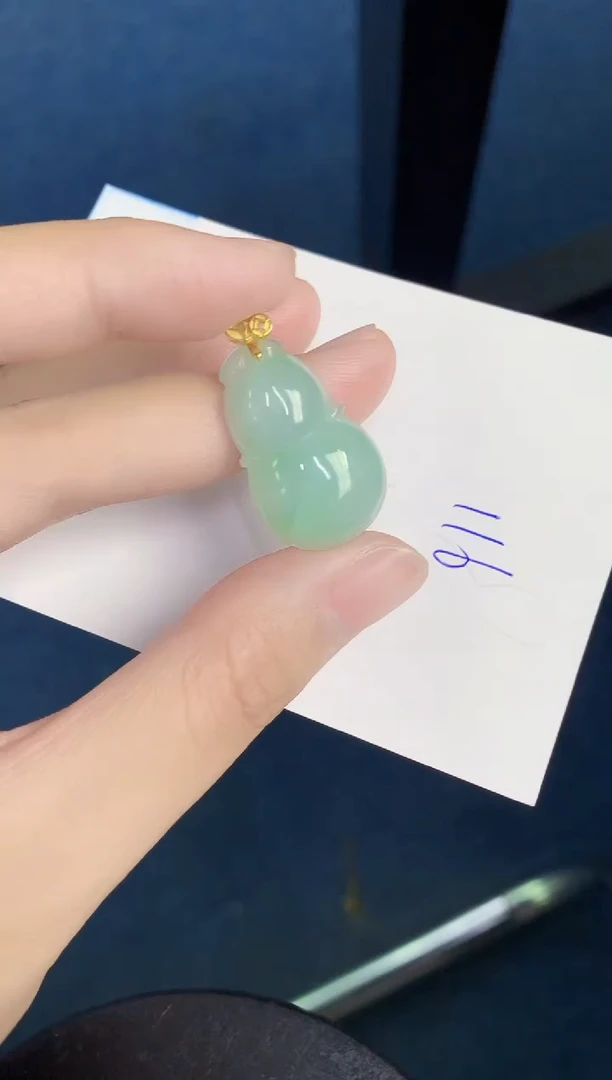 翡翠未镶嵌颈饰天然翡翠缅甸A货