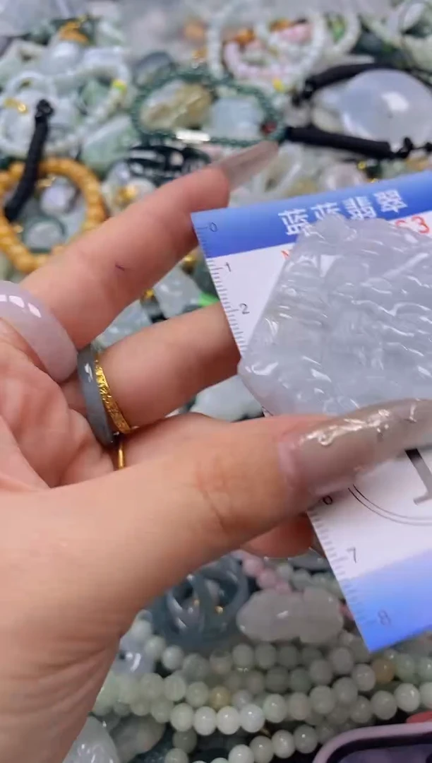 翡翠未镶嵌颈饰闪购0311363