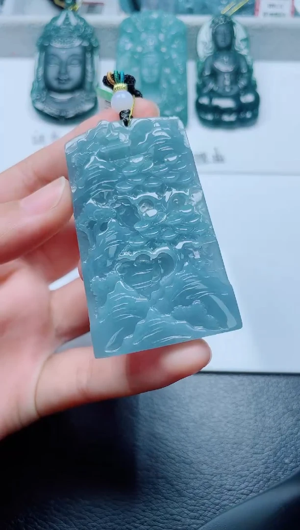 颈饰未镶嵌翡翠