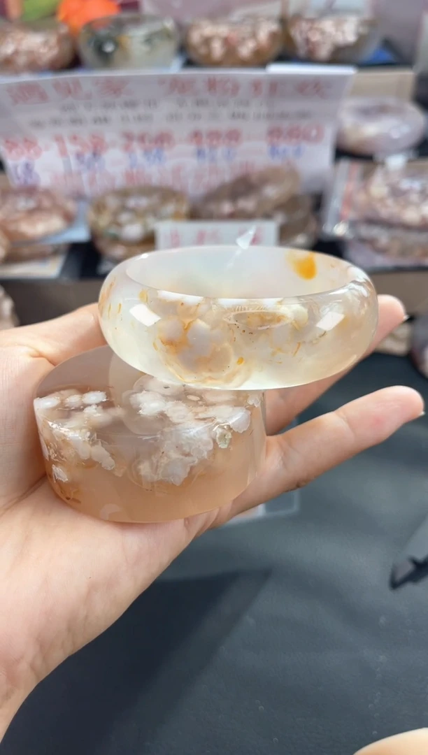 未镶嵌手镯石英质玉57