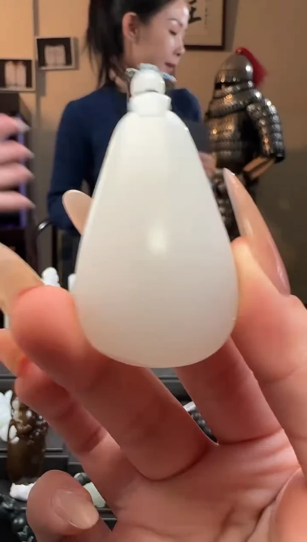 【闪购商品】和田玉水滴牌未镶嵌吊坠