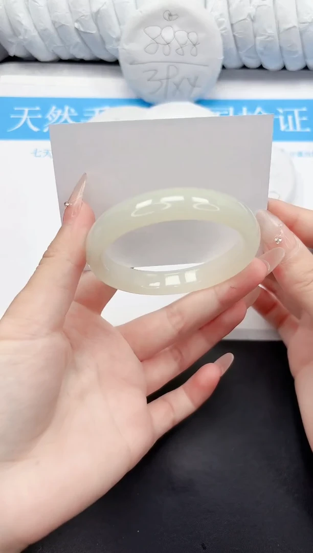 手镯石英质玉未镶嵌36-57.2