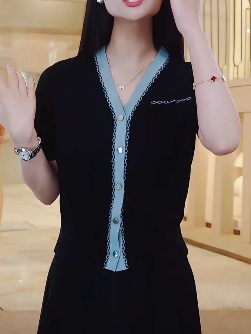 2025夏季V领短袖小香风毛针织轻奢时尚女洋气减龄短袖上衣