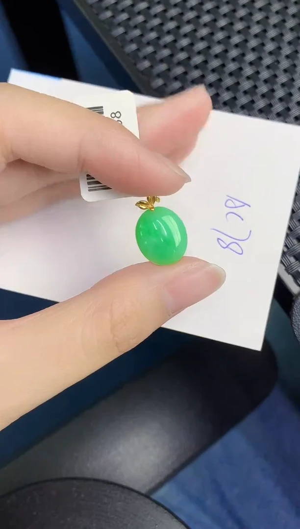 翡翠18K金镶嵌颈饰天然翡翠緬甸A貨