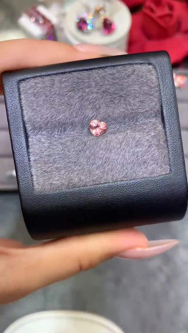 裸石尖晶石心形 香槟色调 0.70ct