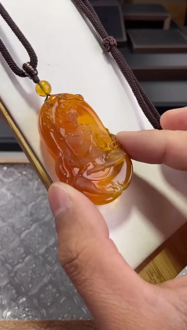 琥珀颈饰未镶嵌不动明王吊坠