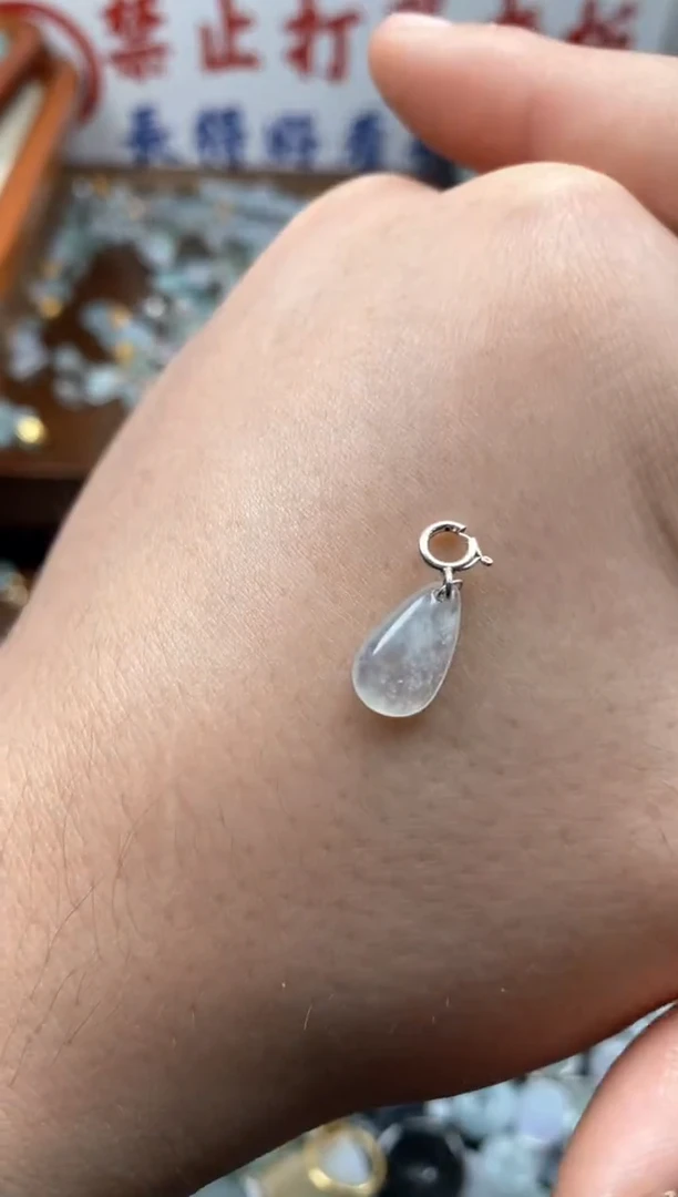 【闪购商品】翡翠颈饰未镶嵌哥哥