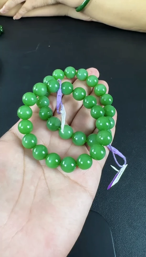颈饰未镶嵌和田玉（碧玉）约12MM粉绿荧光猫多样性发一