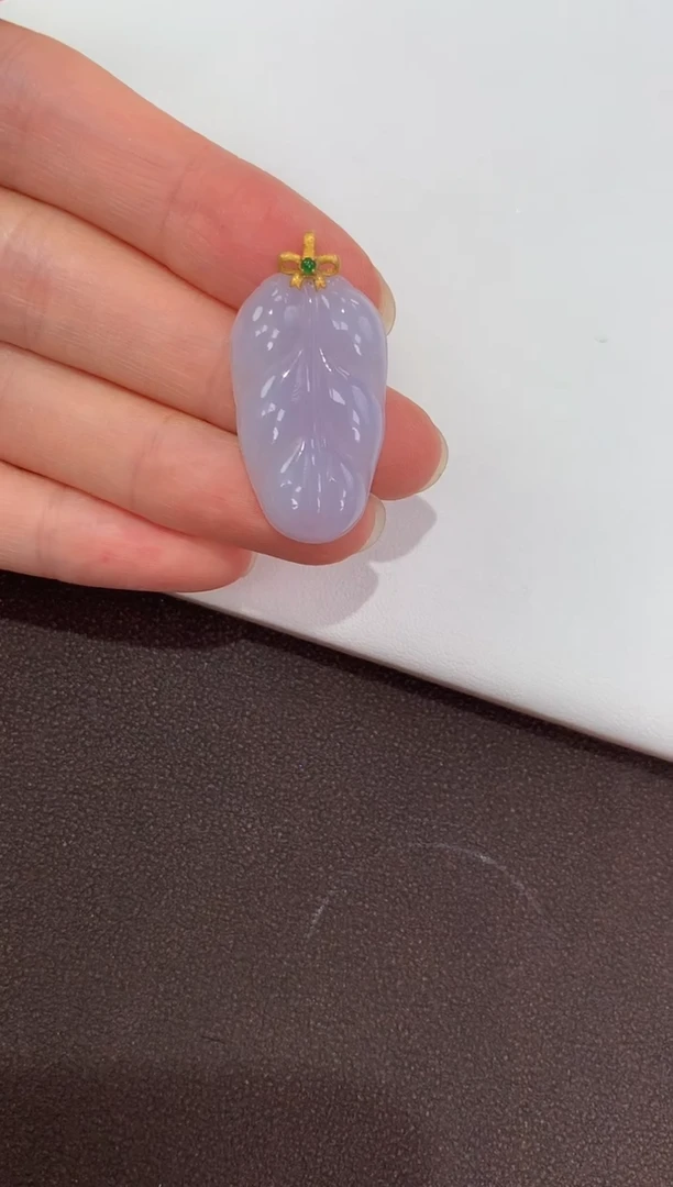 翡翠18K金镶嵌颈饰天然缅甸a货翡翠