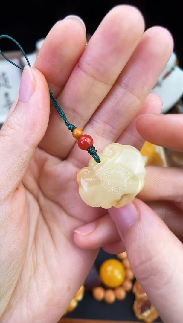 琥珀未镶嵌珠宝奇石柒月