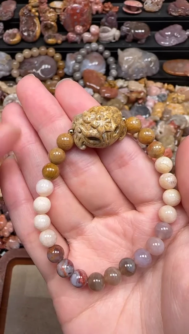 颈饰未镶嵌硅化珊瑚（珊瑚玉）208