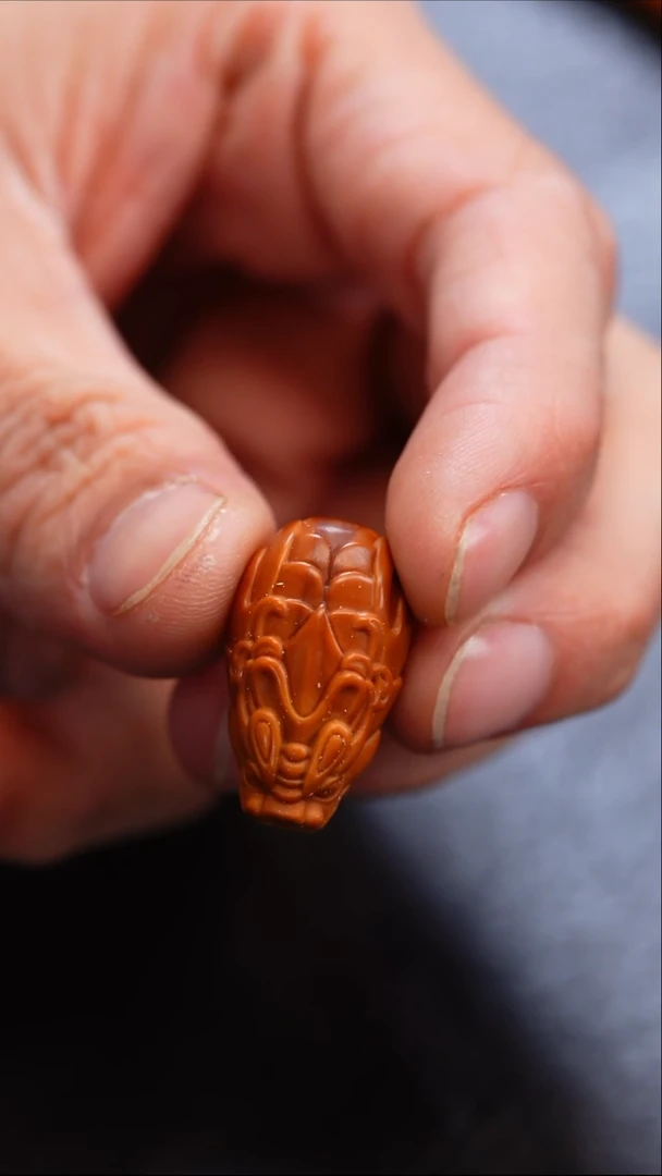 【闪购商品】橄榄核吊坠苏工橄榄核