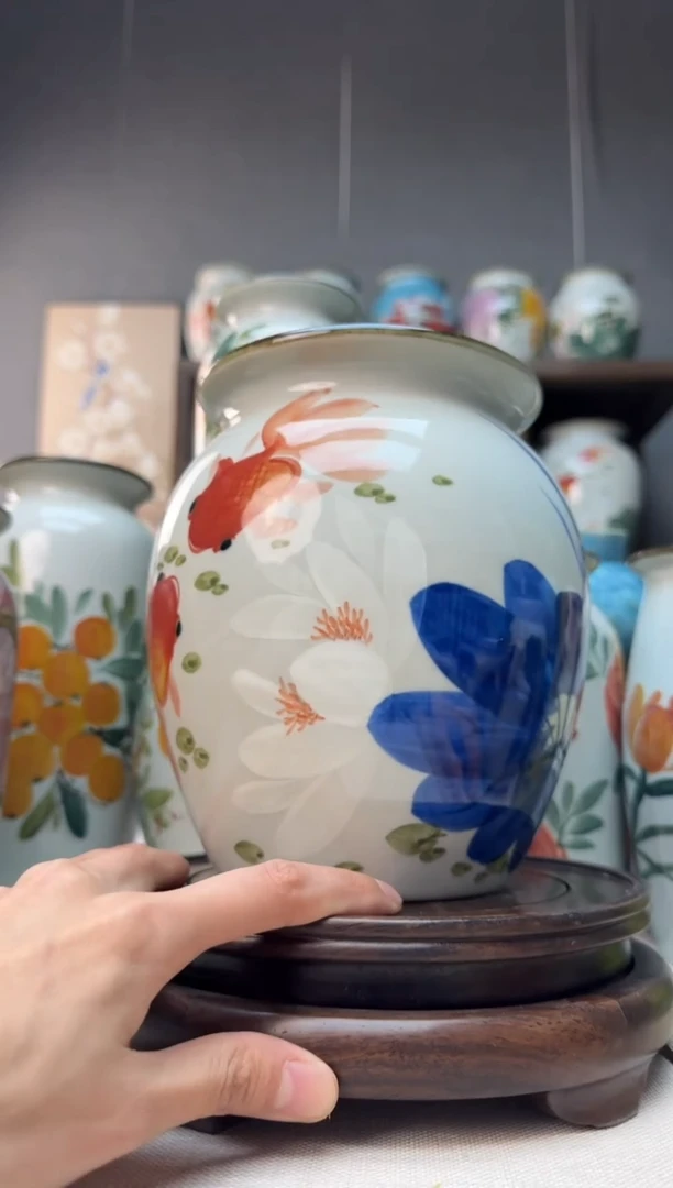 【闪购商品】瓶景德镇手绘陶瓷花瓶无孔高18口13左右