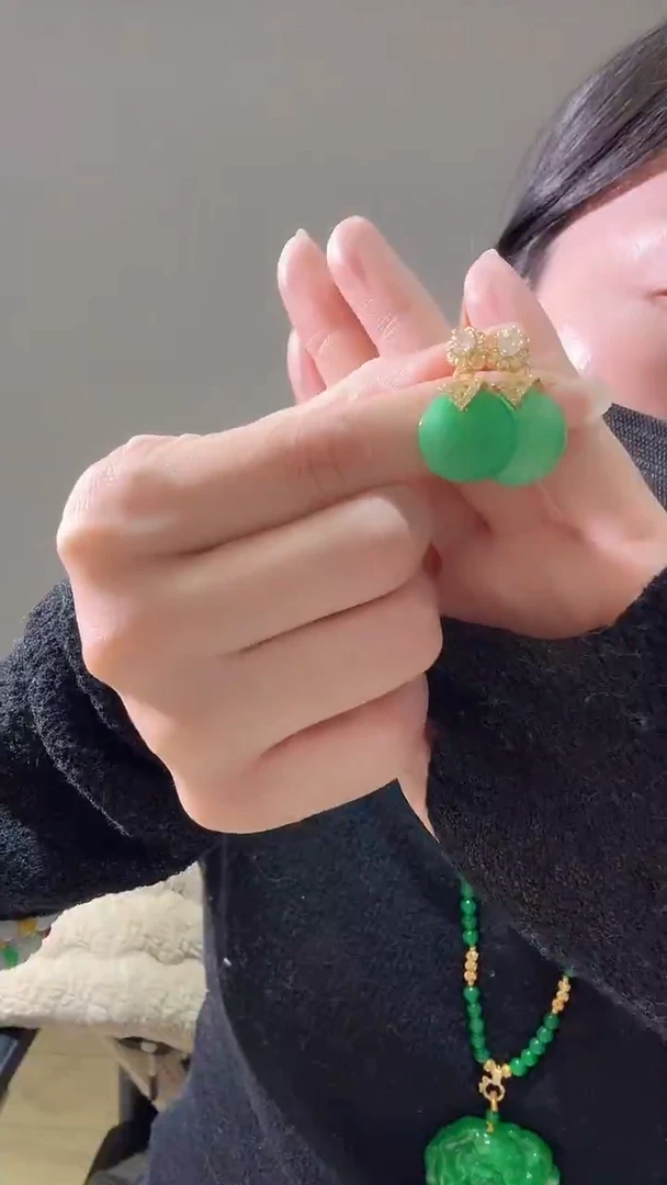 颈饰未镶嵌翡翠圆牌无事牌耳钉