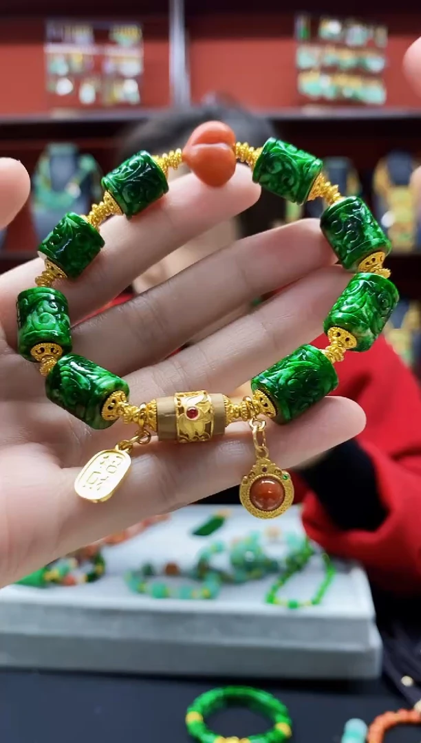 颈饰未镶嵌翡翠手串