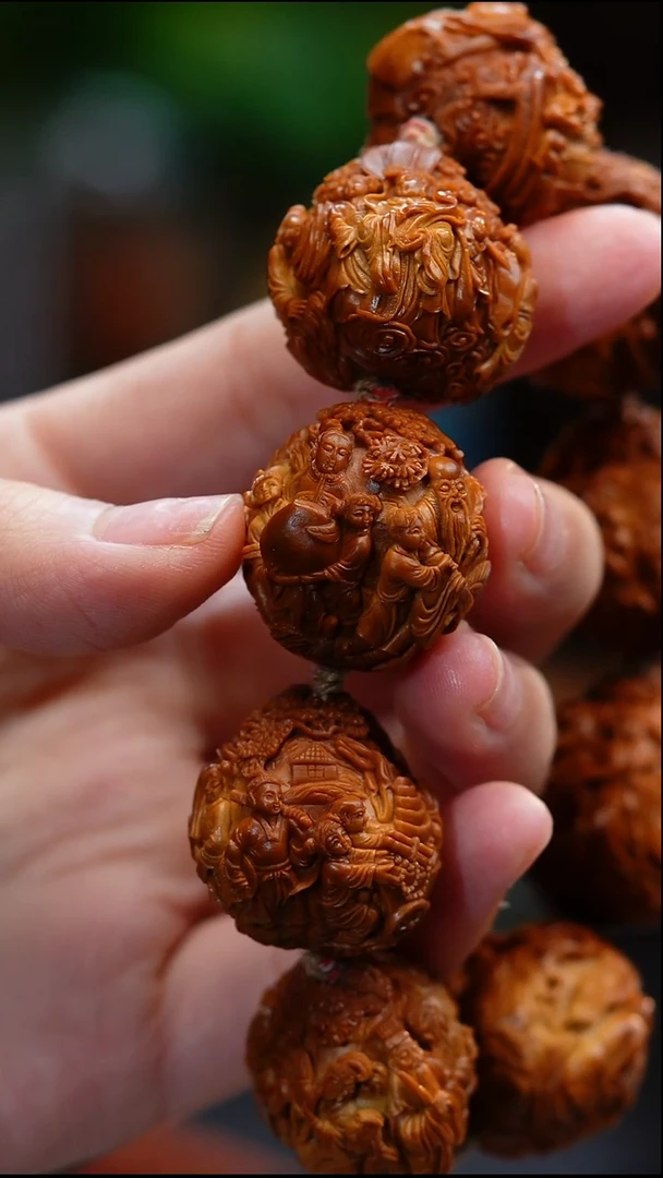 吊坠橄榄核C****2天上人间