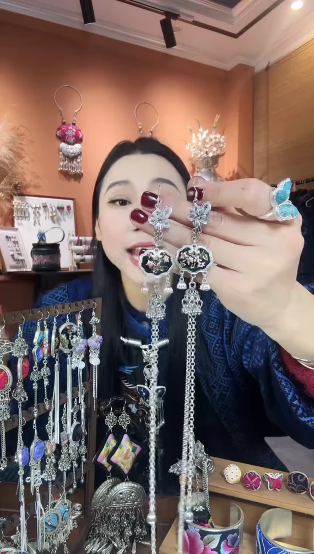 【闪购商品】刺绣纯手工民族风耳环