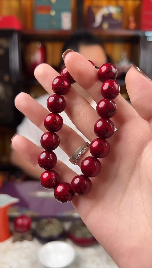 一**年赤宝砂1.0手串18颗-太古大漆