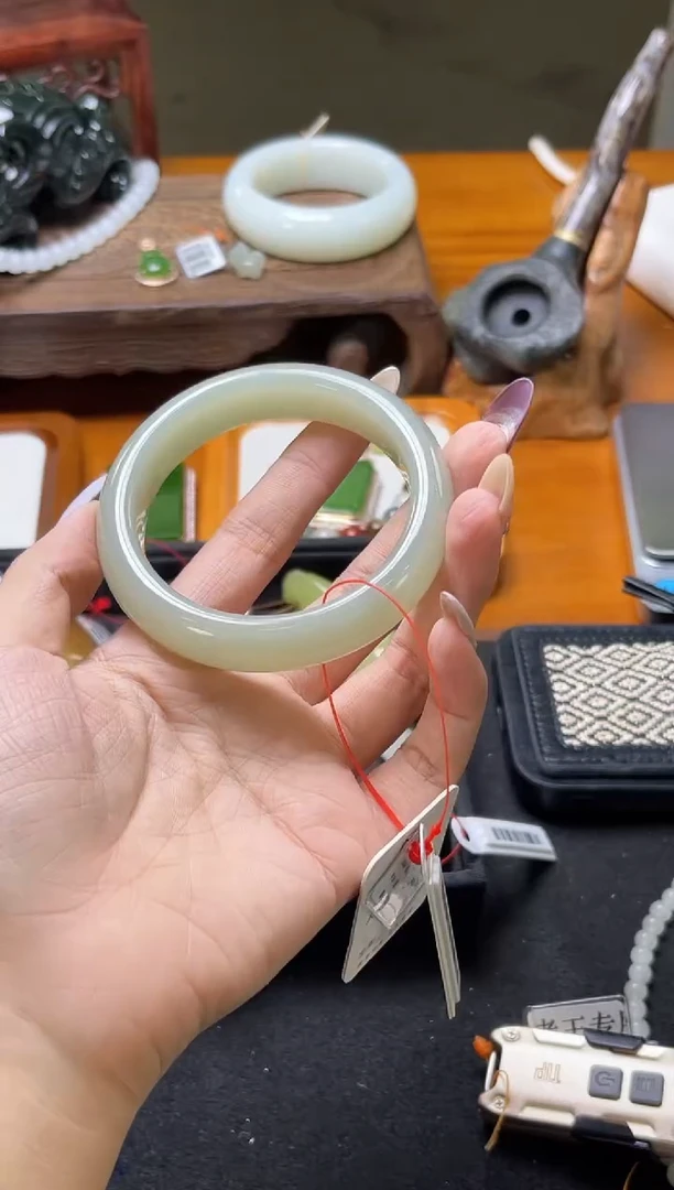 未镶嵌手镯和田玉且末青白 55+圈9015605轮胎镯