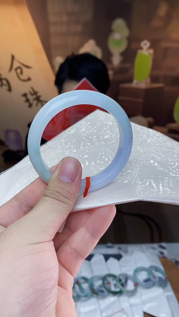 未镶嵌手镯翡翠手镯