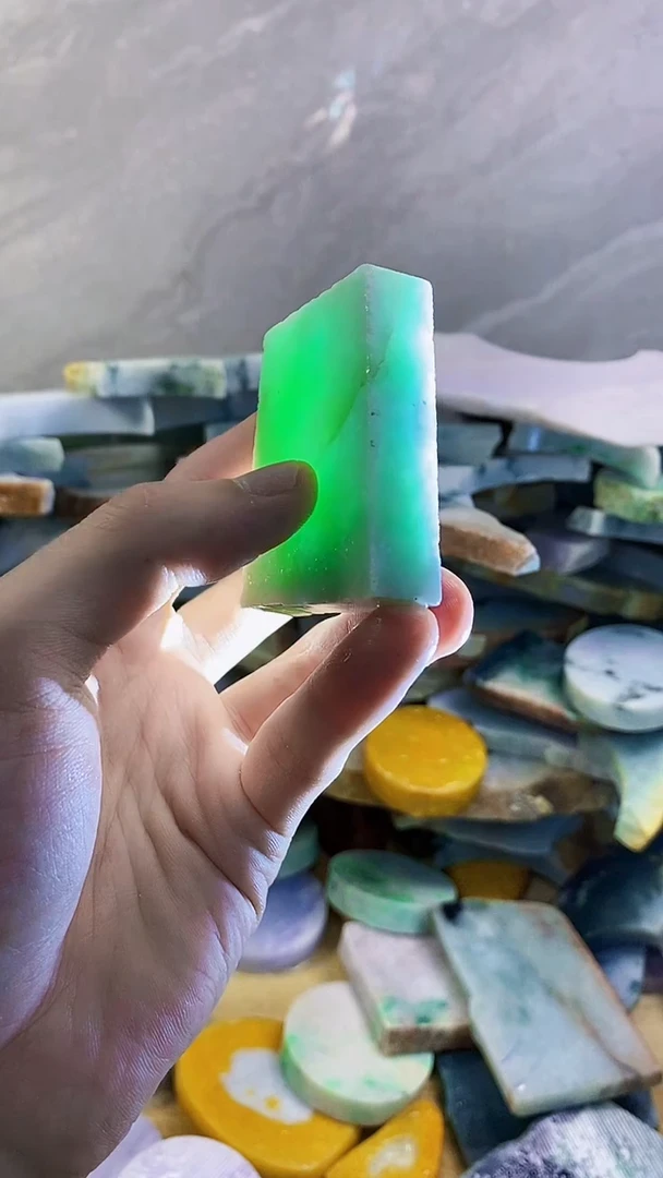 裸石翡翠纯天然缅甸翡翠148