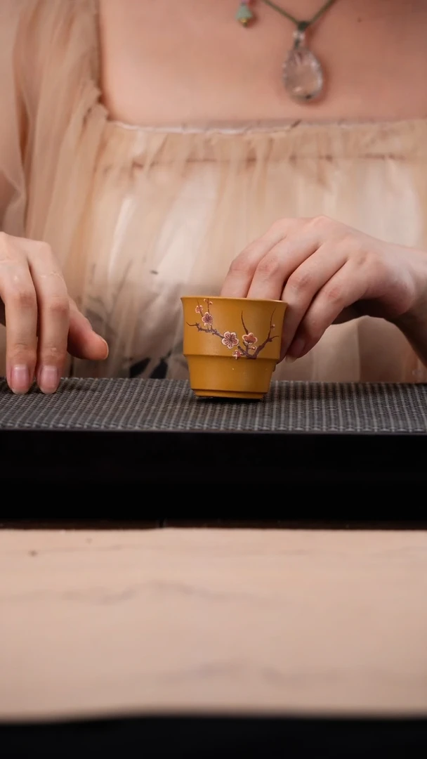 茶杯紫砂黄段墨梅彩绘主人杯150cc