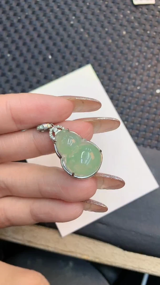 颈饰未镶嵌翡翠1