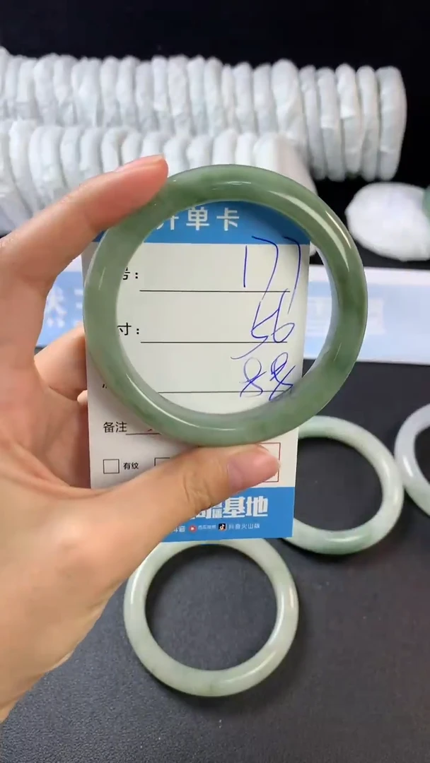 【闪购商品】石英质玉手镯未镶嵌177