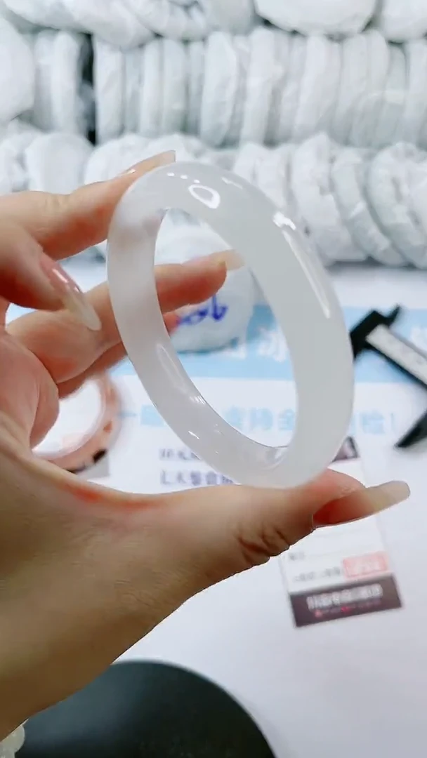 【闪购商品】石英质玉手镯未镶嵌0783295604-多样性发货